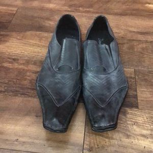 Gray and black loafers pointed toe